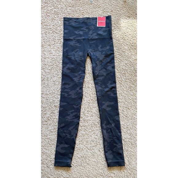 New SPANX Camo Look At Me Now Seamless Leggings XS limited edition - Picture 3 of 8